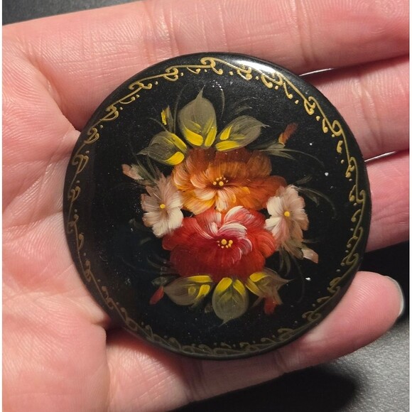 Floral Oval Russian Brooch with Hand Painted Design Signed Vintage - Picture 4 of 6